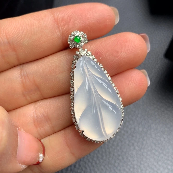 翡翠吊坠(不含链)18K金镶嵌