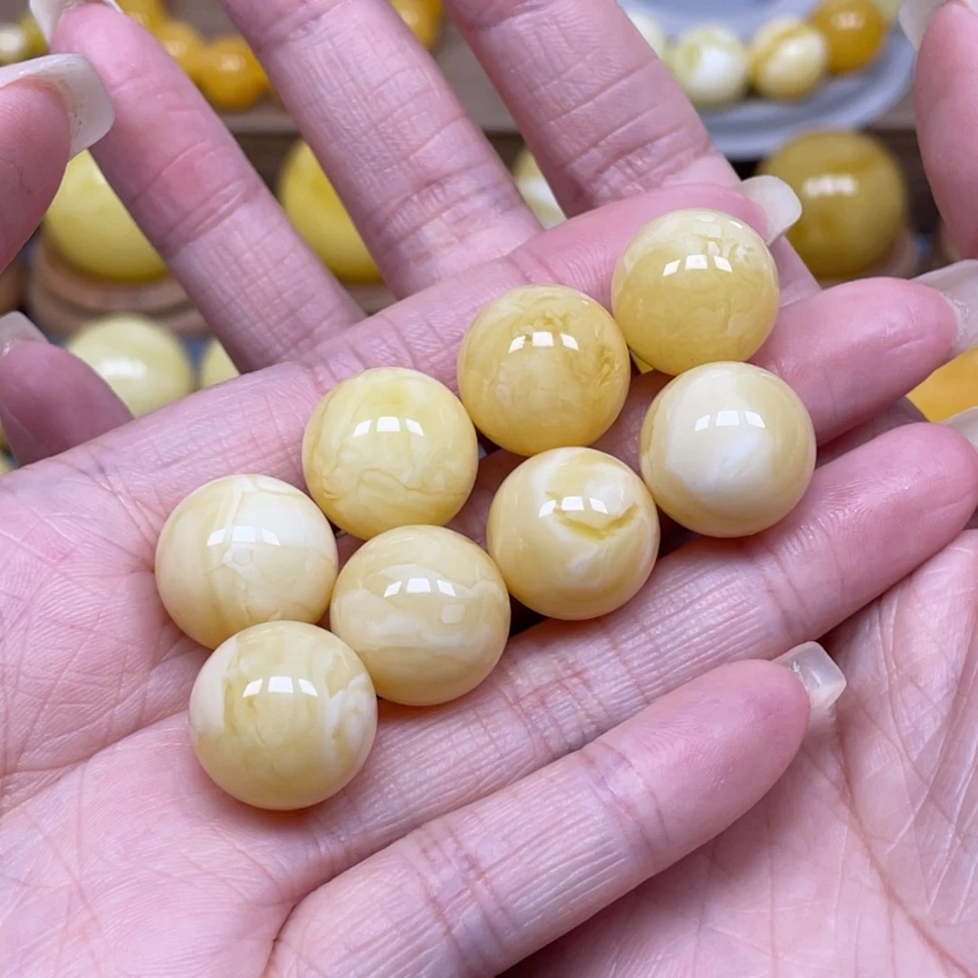 蜜蜡裸石未镶嵌故****?