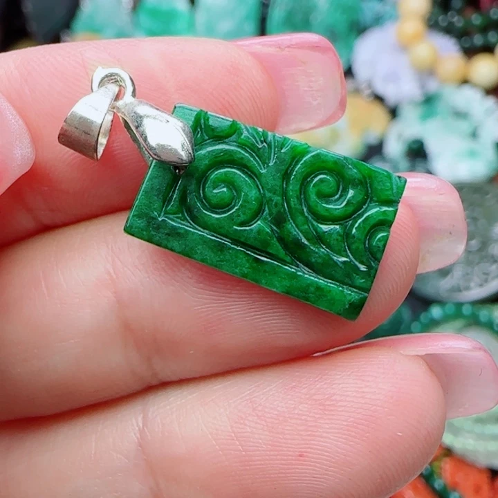 翡翠未镶嵌颈饰天然A货57