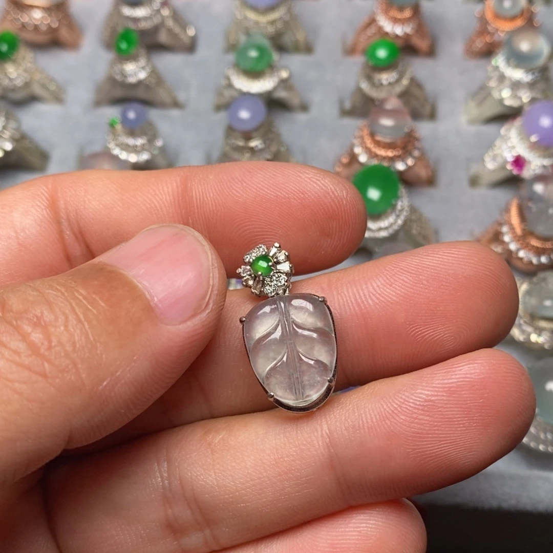 小***饱翡翠银S925镶嵌颈饰吊坠