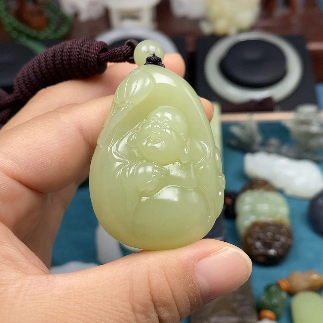 起***颈饰未镶嵌和田玉