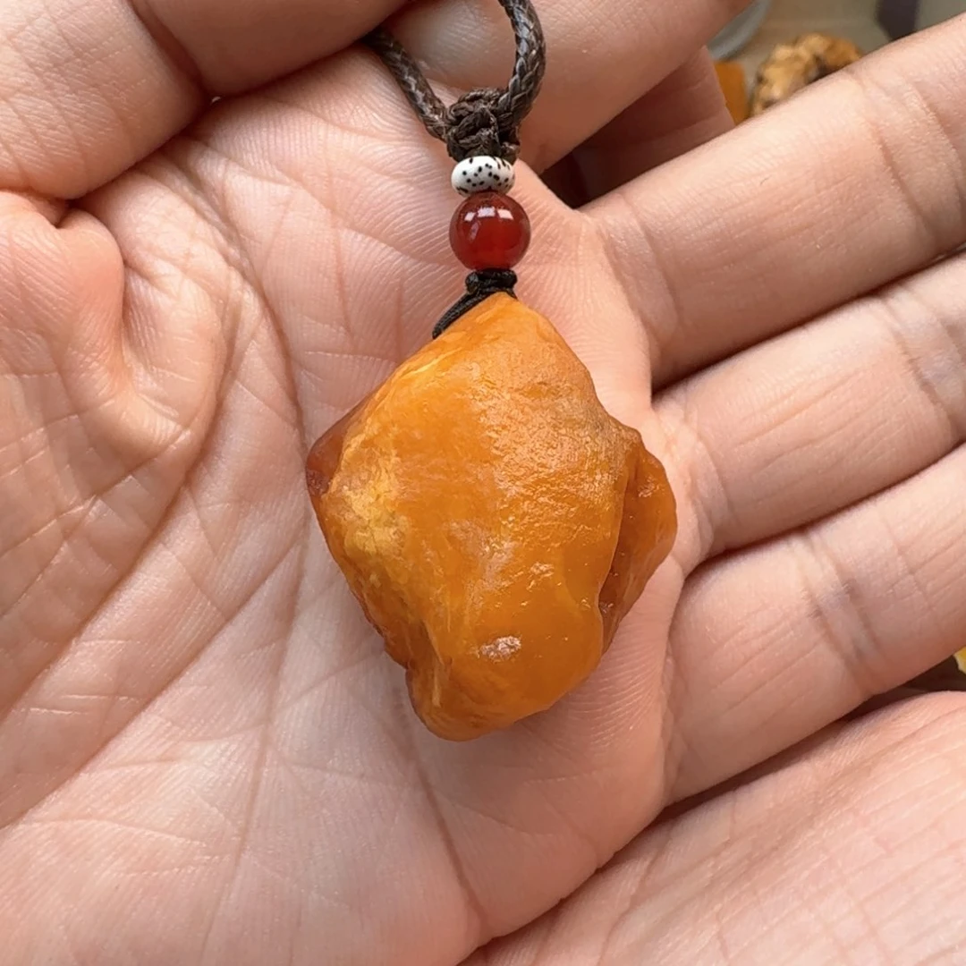 未镶嵌颈饰琥珀蜜蜡