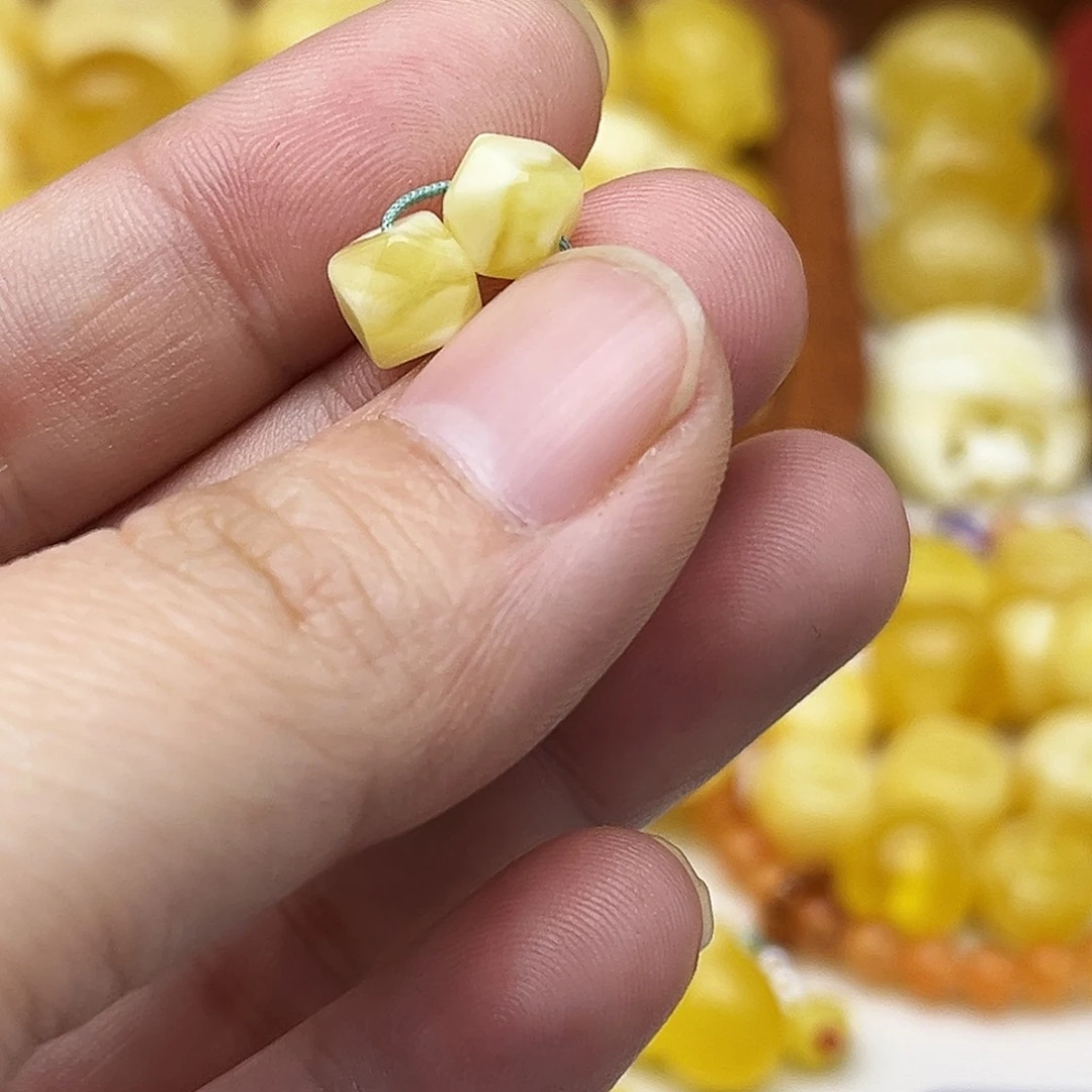 蜜蜡未镶嵌裸石天然