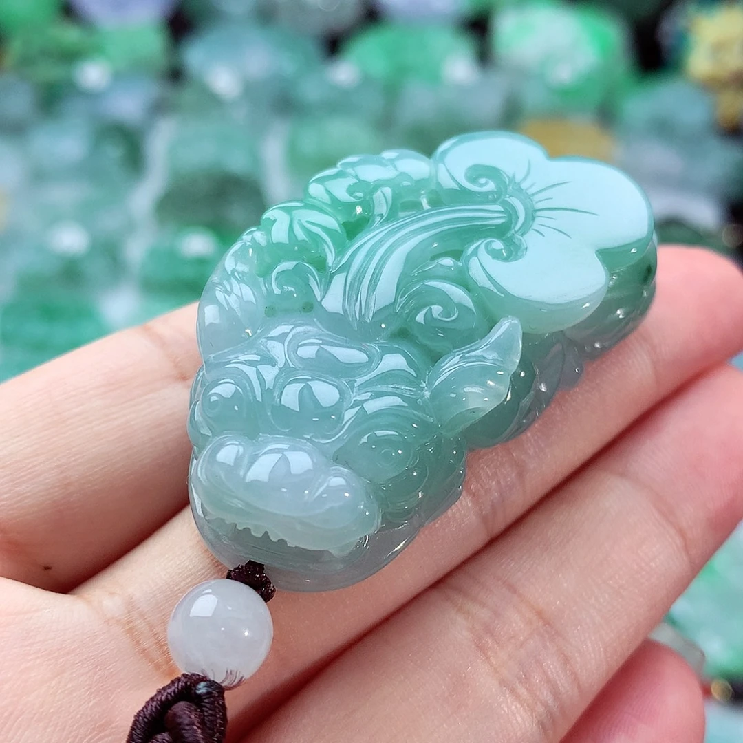 摆***天翡翠未镶嵌颈饰翡翠
