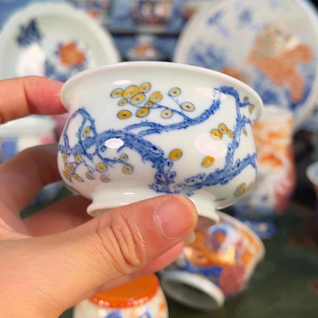 手绘青花釉下彩摇钱树炉式杯