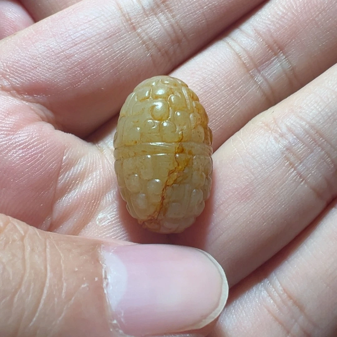 用***8玛瑙/玉髓未镶嵌珠子。