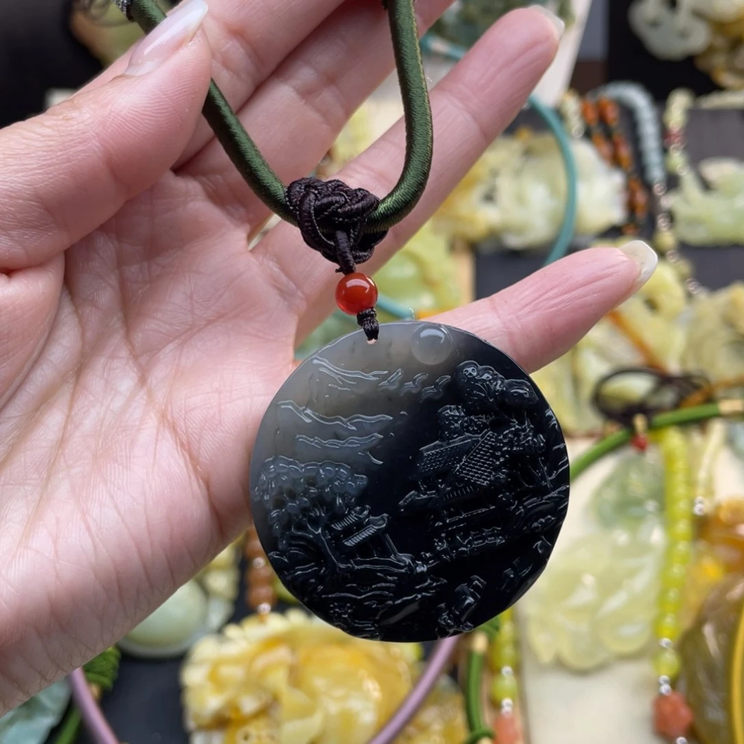 蛇纹石玉颈饰未镶嵌