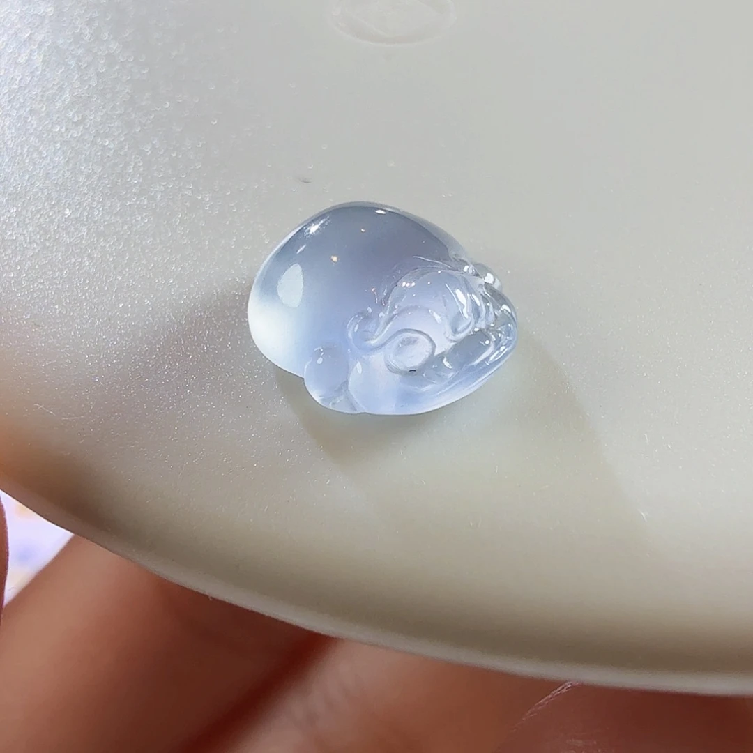 翡翠未镶嵌颈饰金蟾