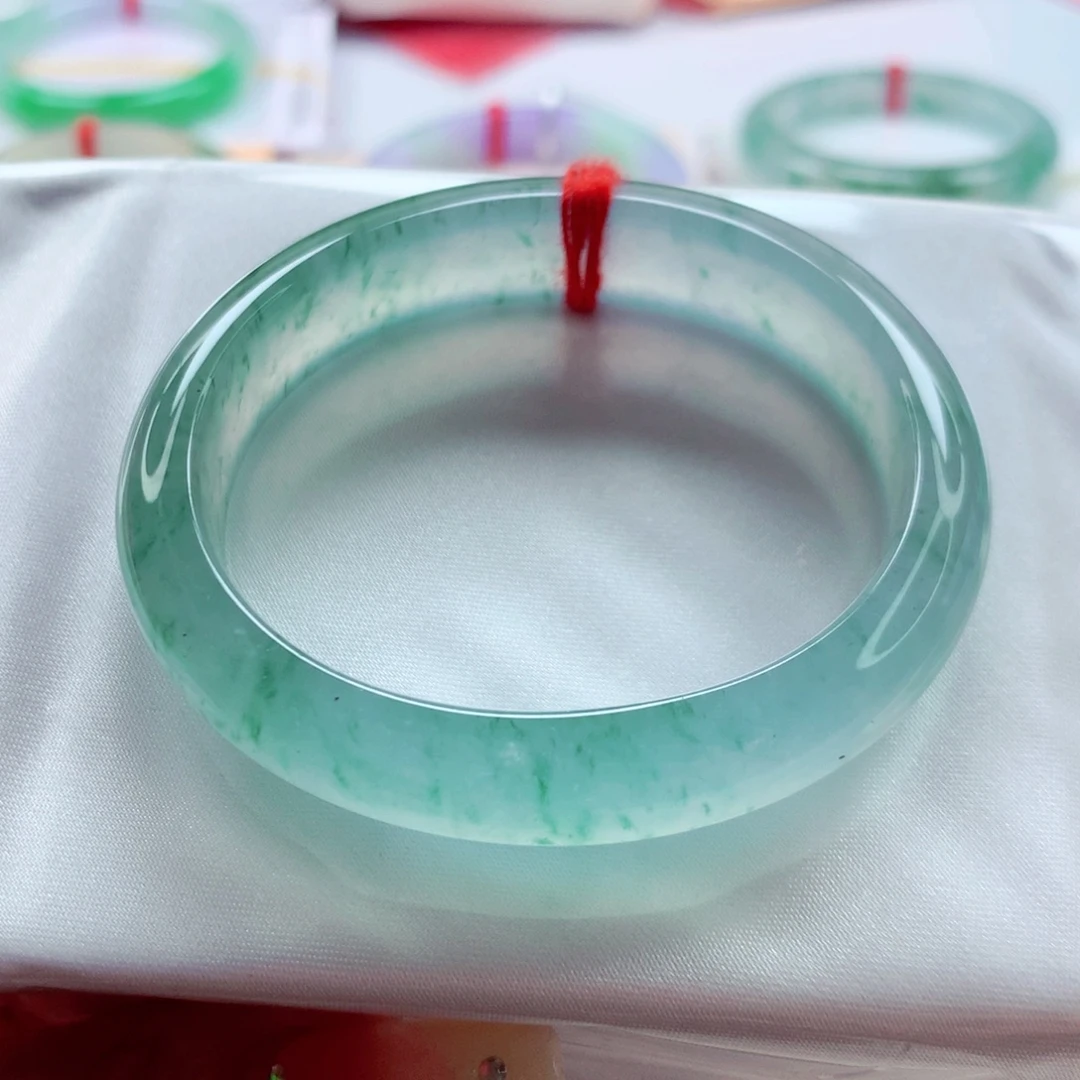 翡翠未镶嵌手镯52.2贵妃蓝刚飘花中六品质 敏