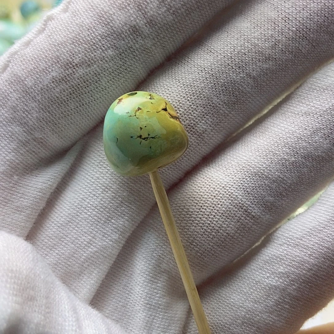 绿松石未镶嵌原矿绿松石