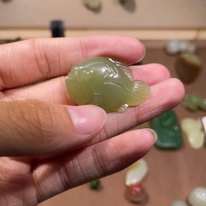 花***记和田玉未镶嵌颈饰