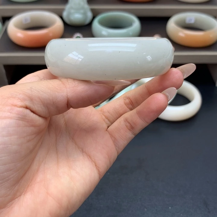 石英质玉手镯未镶嵌用****358.4