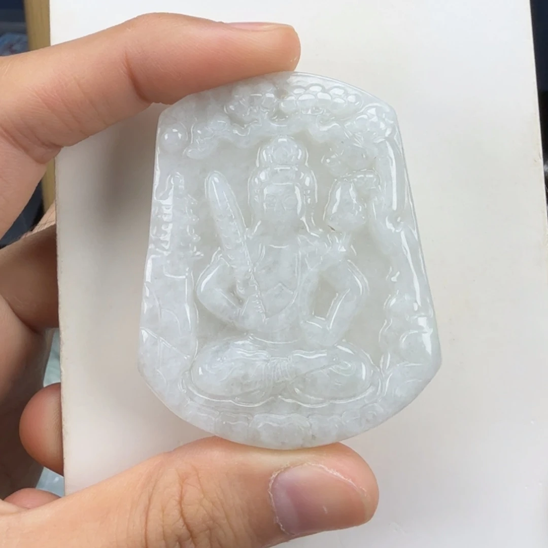 翡翠挂件未镶嵌翡翠