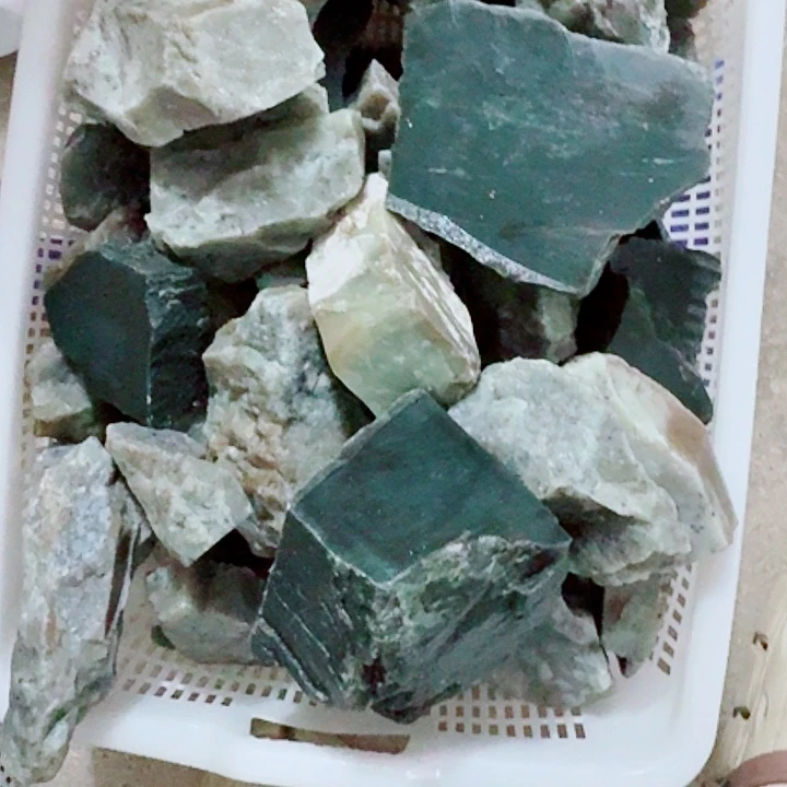 御***生未镶嵌和田玉（糖玉）珠宝半成品