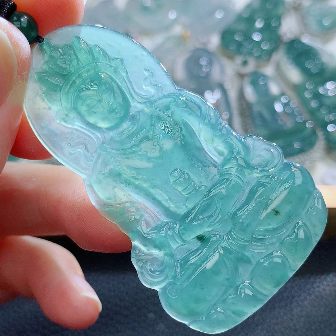 翡翠挂件未镶嵌翡翠