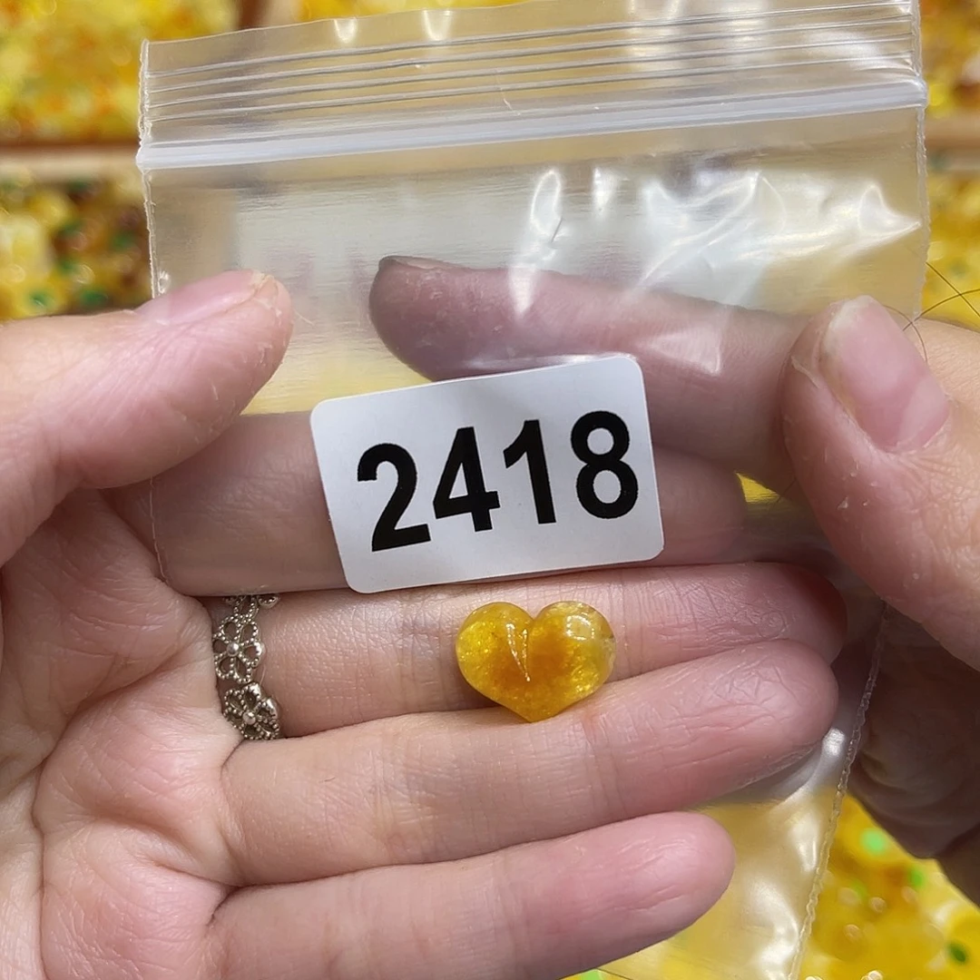 琥珀未镶嵌颈饰蜜蜡