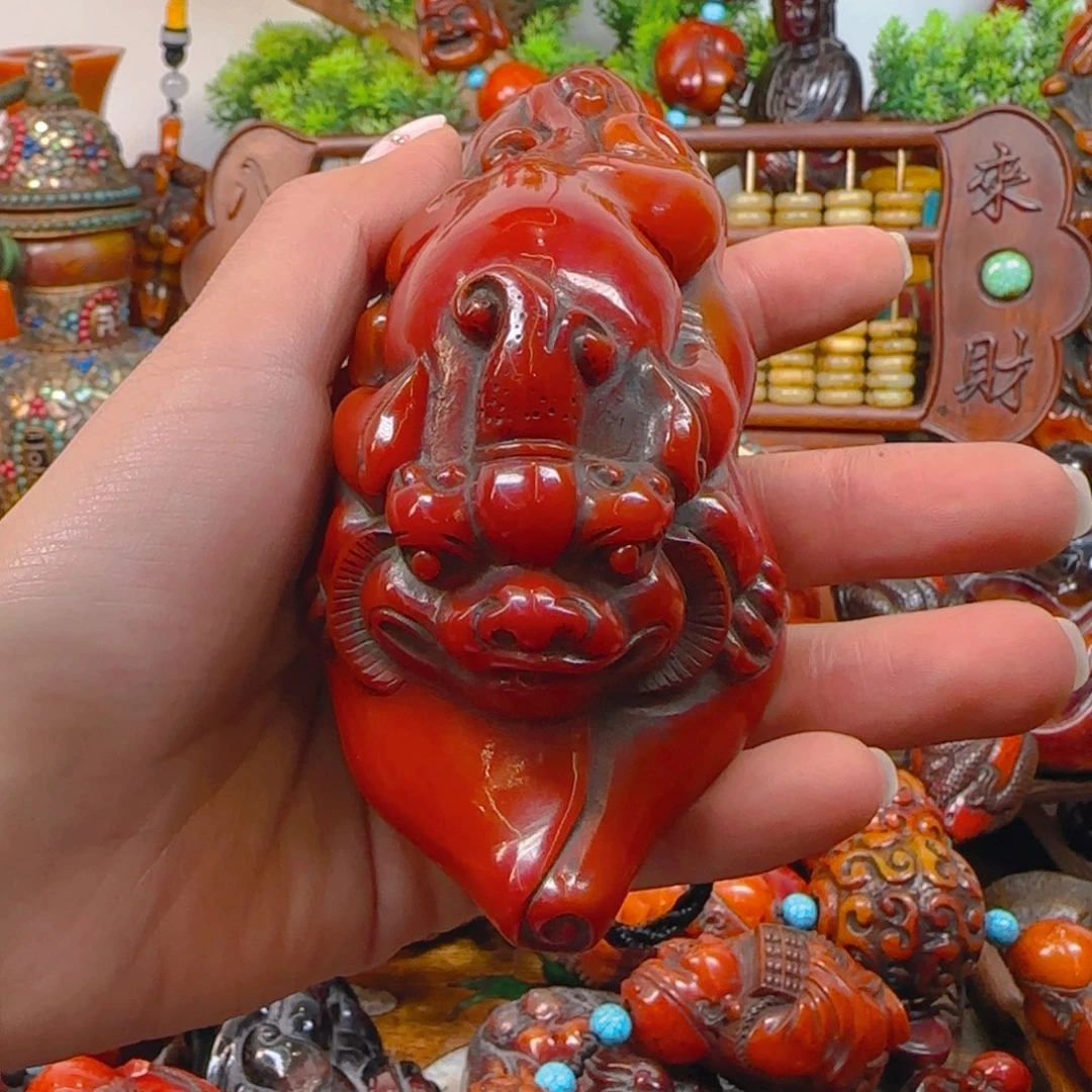 琥珀裸石未镶嵌貔貅