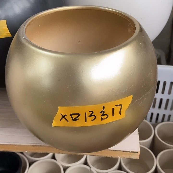 摆件陶盆有孔 瑕疵介意勿拍