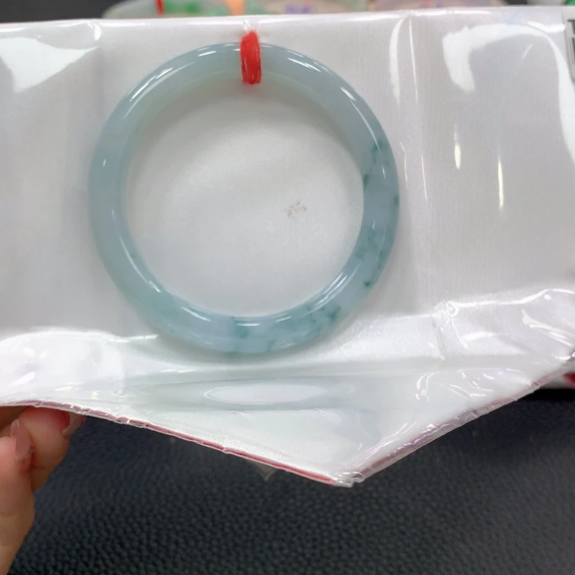 【闪购商品】翡翠手镯未镶嵌D****?翡翠