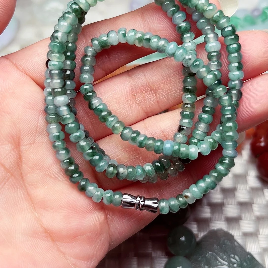 翡翠挂件未镶嵌翡翠