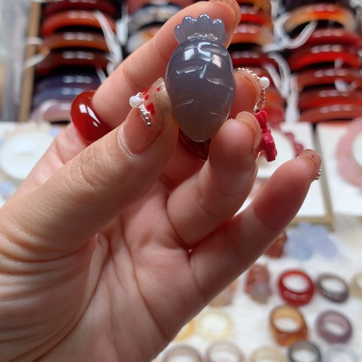 玛瑙/玉髓手镯未镶嵌?****