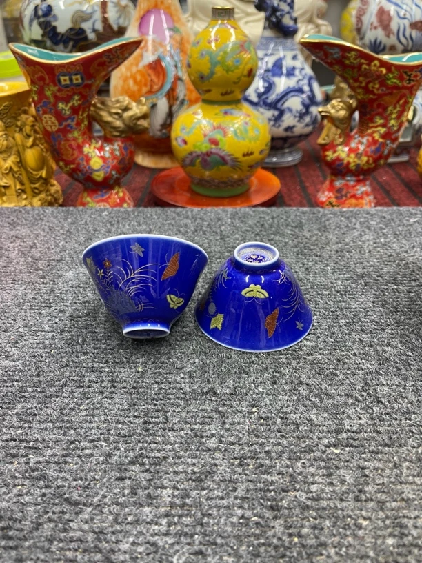 当代 霁蓝釉描金蝶恋花三秋杯压手杯