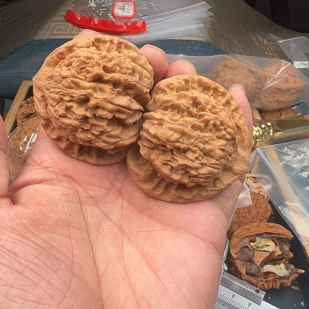 桃核吊坠50以上王勇官帽