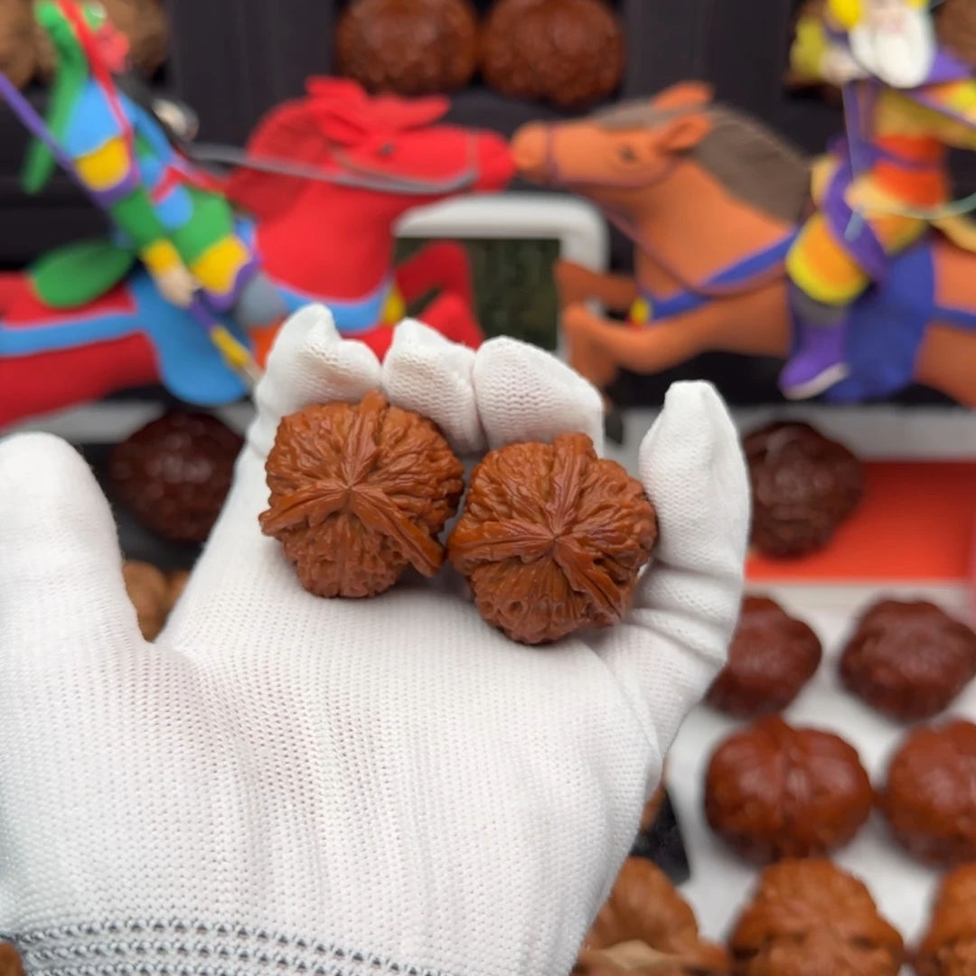 吊坠文玩核桃34白奔