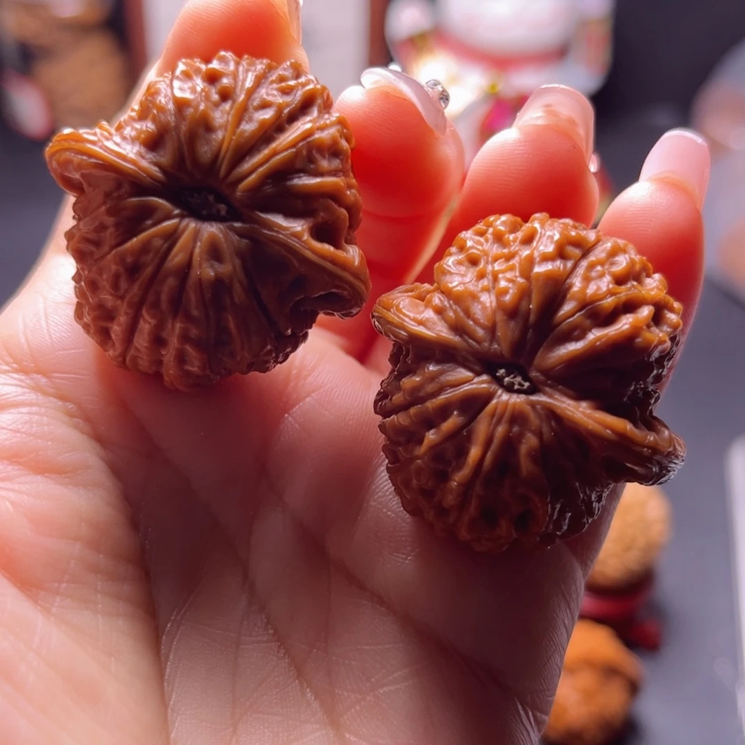 文玩核桃吊坠全品，货头，美底血麒麟