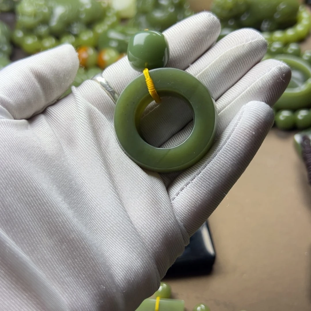 高***利岫岩老玉（透闪石质玉）未镶嵌挂件