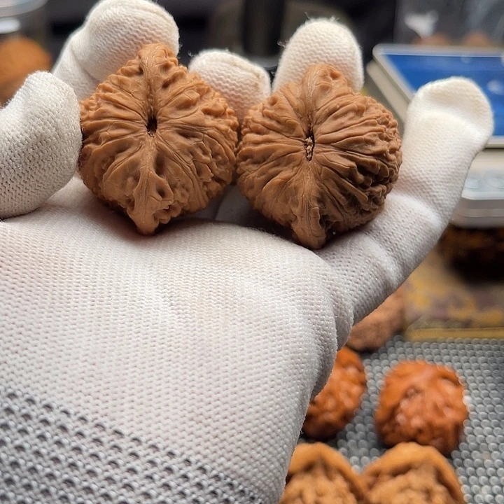 小***爱桃核把件全品绣球边41