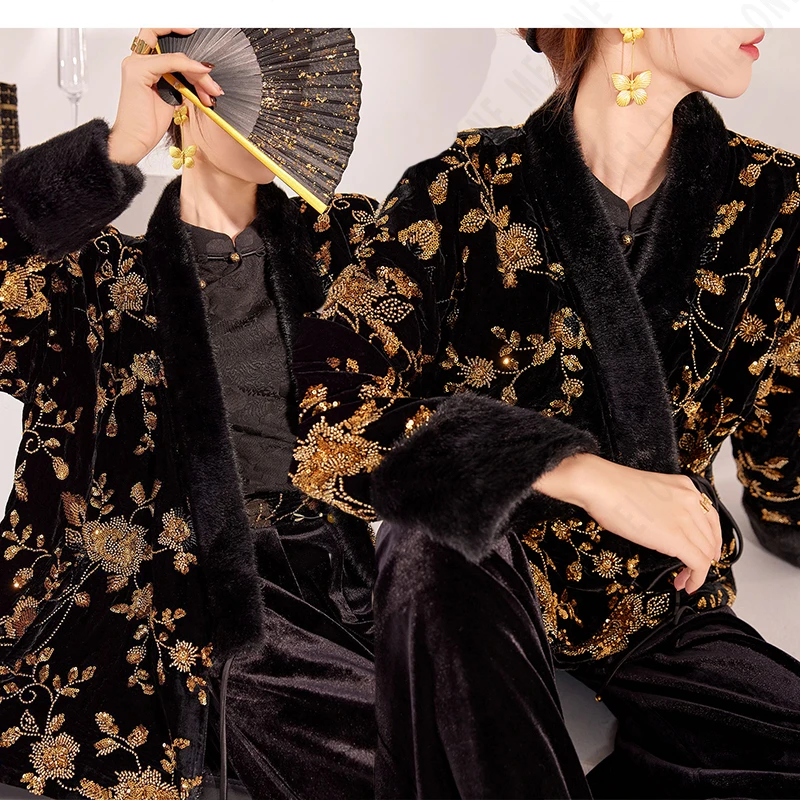 2025新中式冬季女装高级V领设计感新款国风金色钉珠刺绣棉服外套