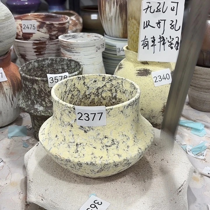 摆件高13，口12，有孔，瑕疵处理2377