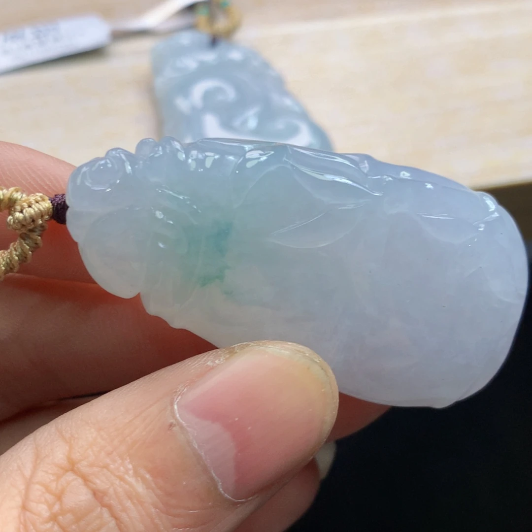 颈饰未镶嵌翡翠吊坠