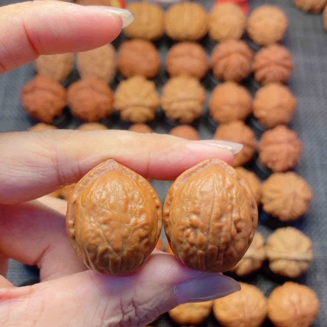 把件文玩核桃玉面龙珠