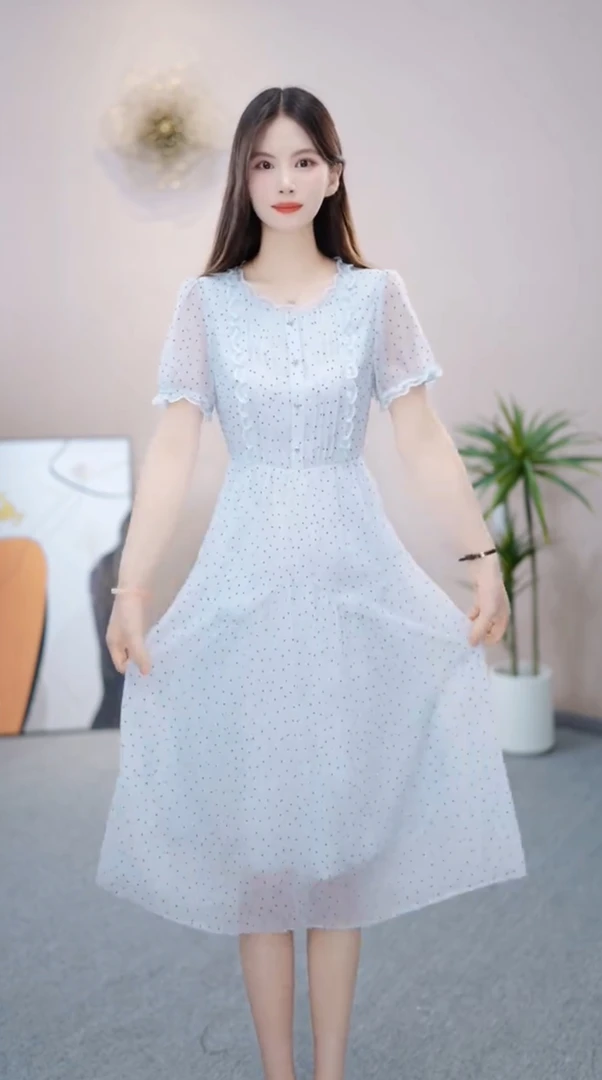 [依橙服饰] KK825 # 2025 新款 时尚  减龄 收腰 显瘦  连衣裙