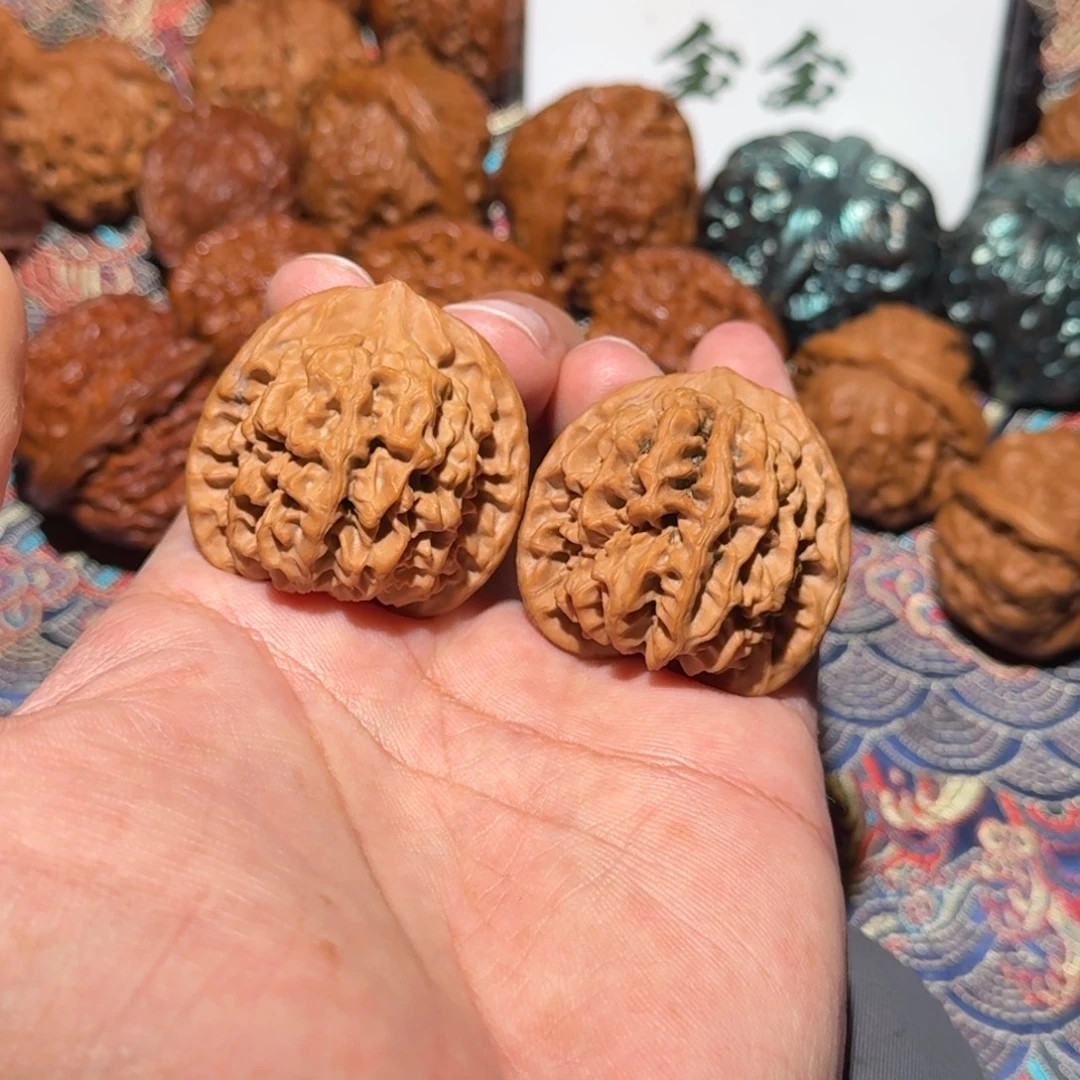 把件文玩核桃2288秦闷，尺寸37 36 36