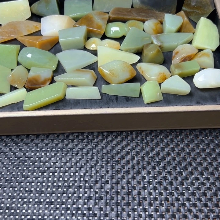 伏***诛和田玉未镶嵌珠宝半成品