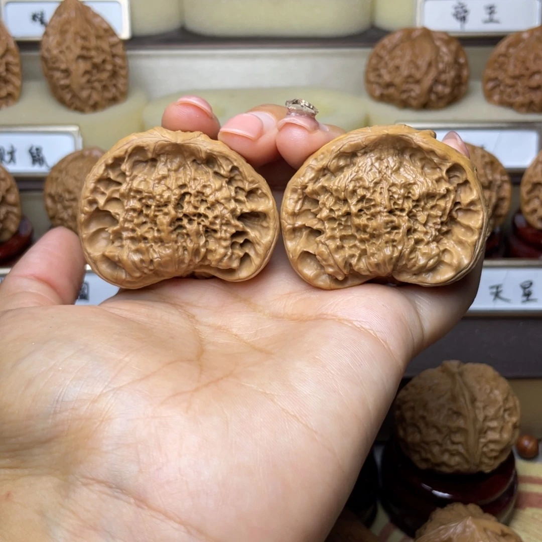 文玩核桃把件蛇王48左右