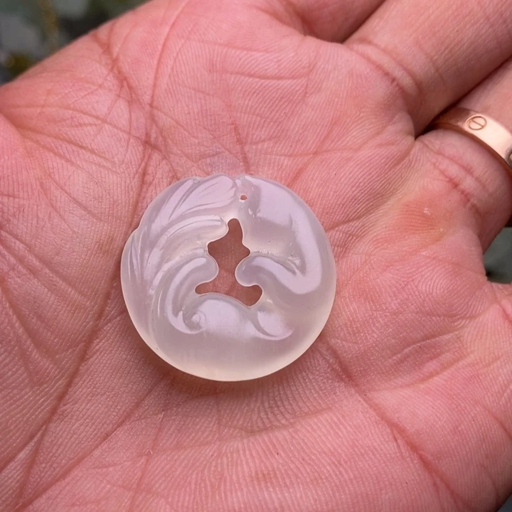 蛇纹石玉颈饰合金78