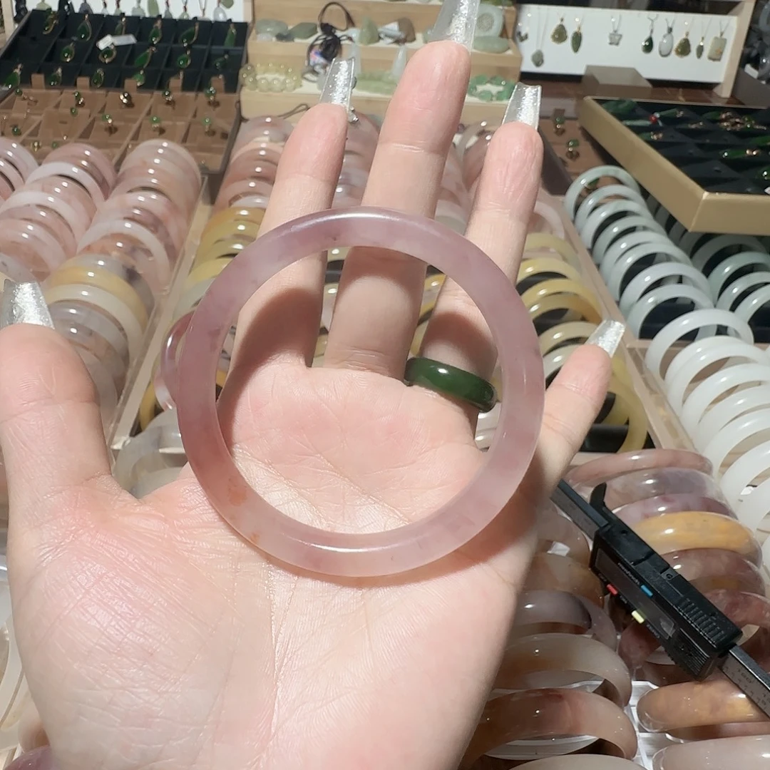 I***n未镶嵌手镯石英质玉（金丝玉）