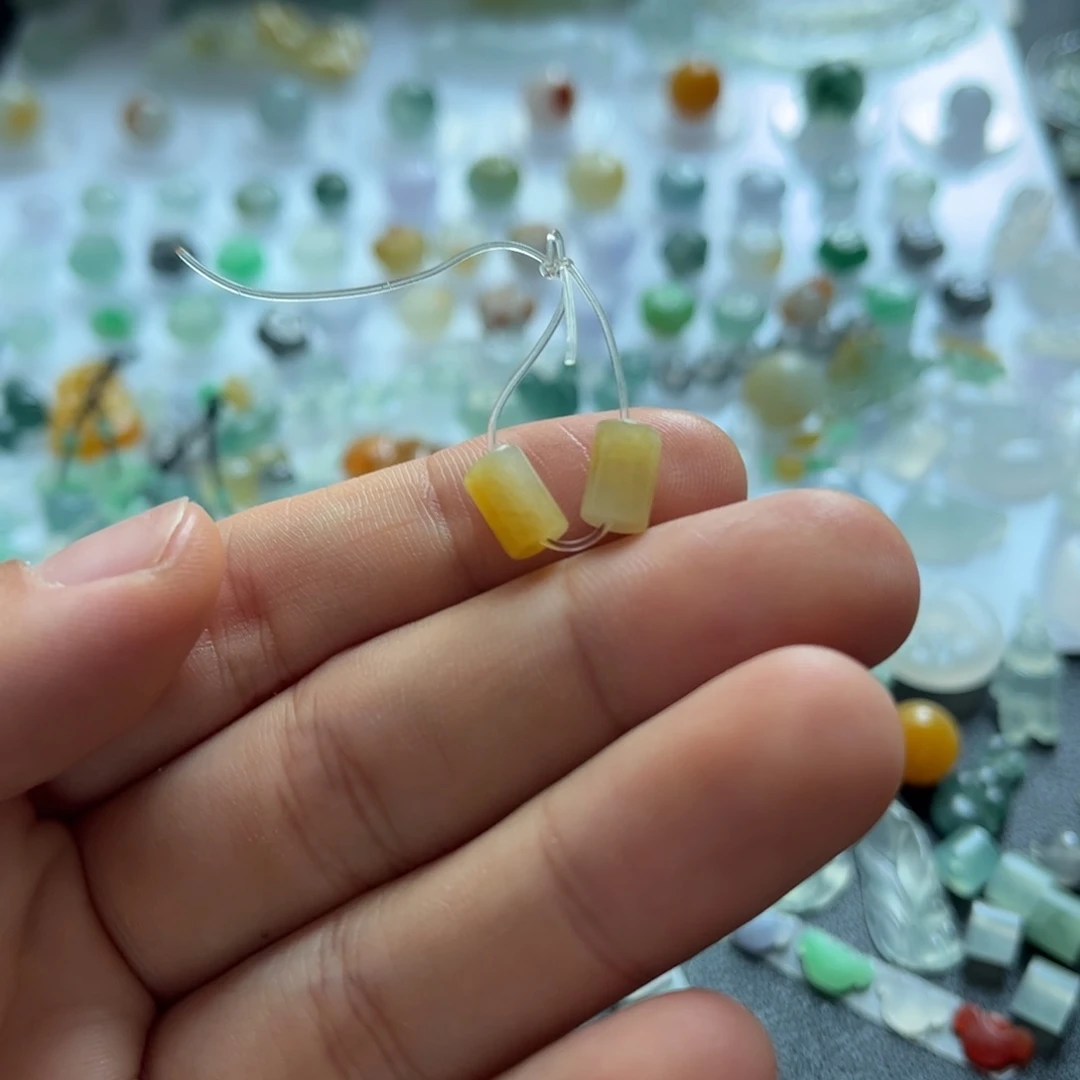 翡翠未镶嵌颈饰桶珠