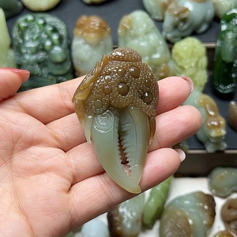 和田玉未镶嵌颈饰抚**长