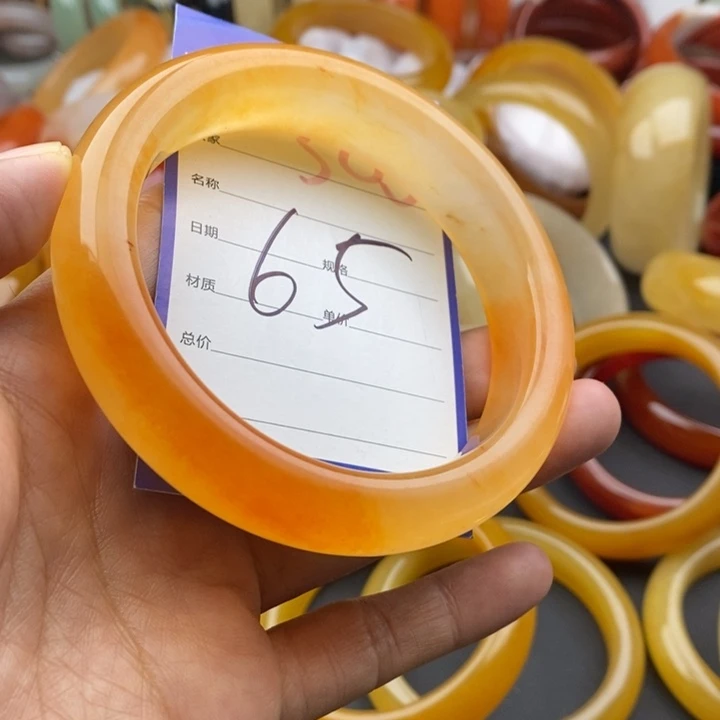 未镶嵌手镯石英质玉