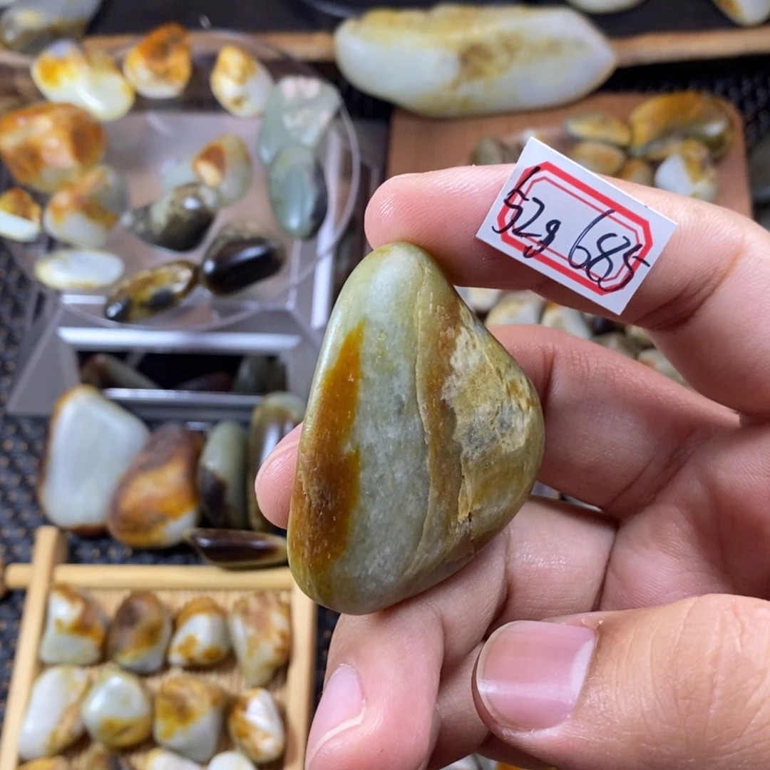 和田玉（糖玉）未镶嵌挂件