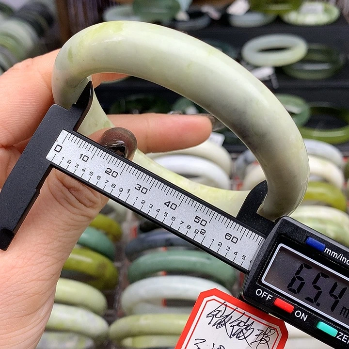 蛇纹石玉手镯未镶嵌149