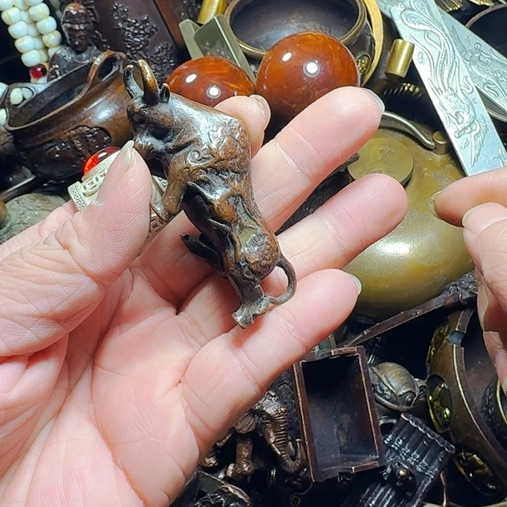 铜器摆件收收藏藏