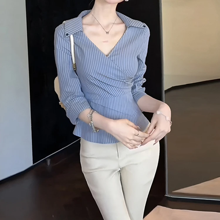 “巴黎新贵”设计感时尚气质极简风褶皱撞色条纹修身显瘦衬衫C6398