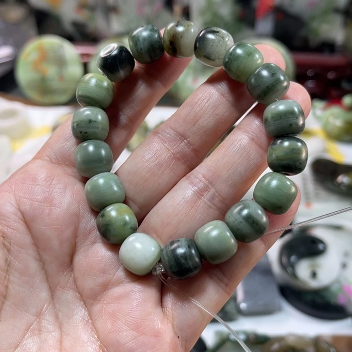 独山玉未镶嵌颈饰