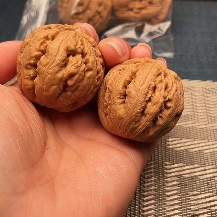 霸王龙文玩核桃38